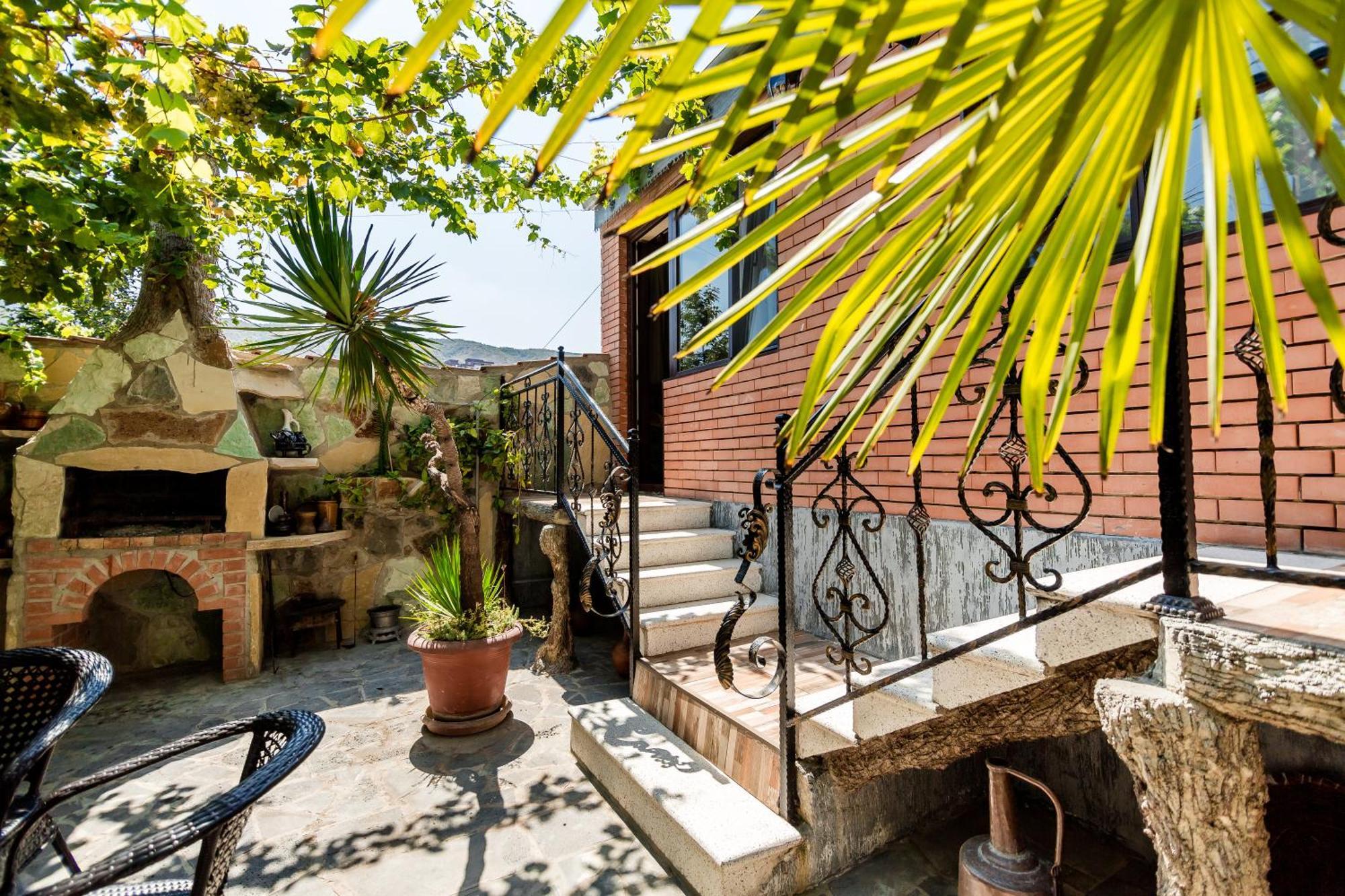 The Oldest Tbilisi Hotel Екстериор снимка